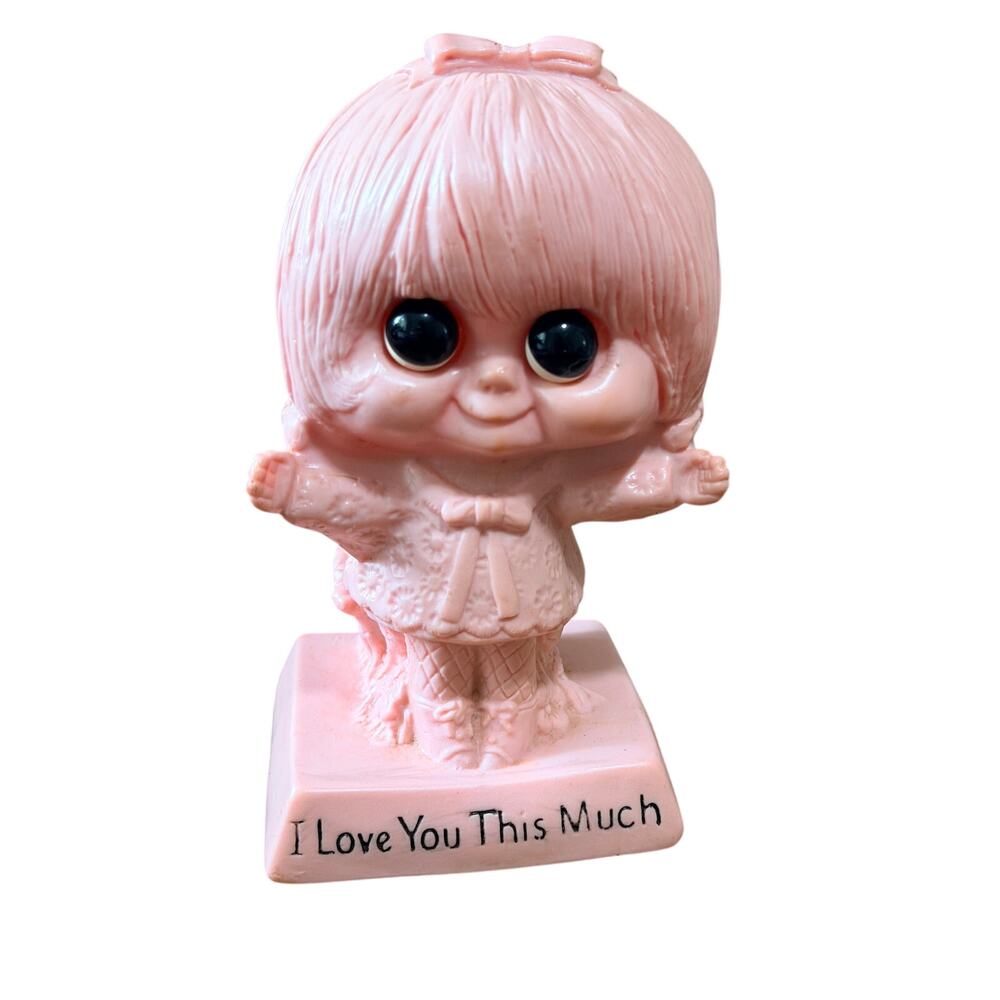 Vintage 1970 W&R Berries Co. "I Love You This Much" Figurine 5" x 3"
